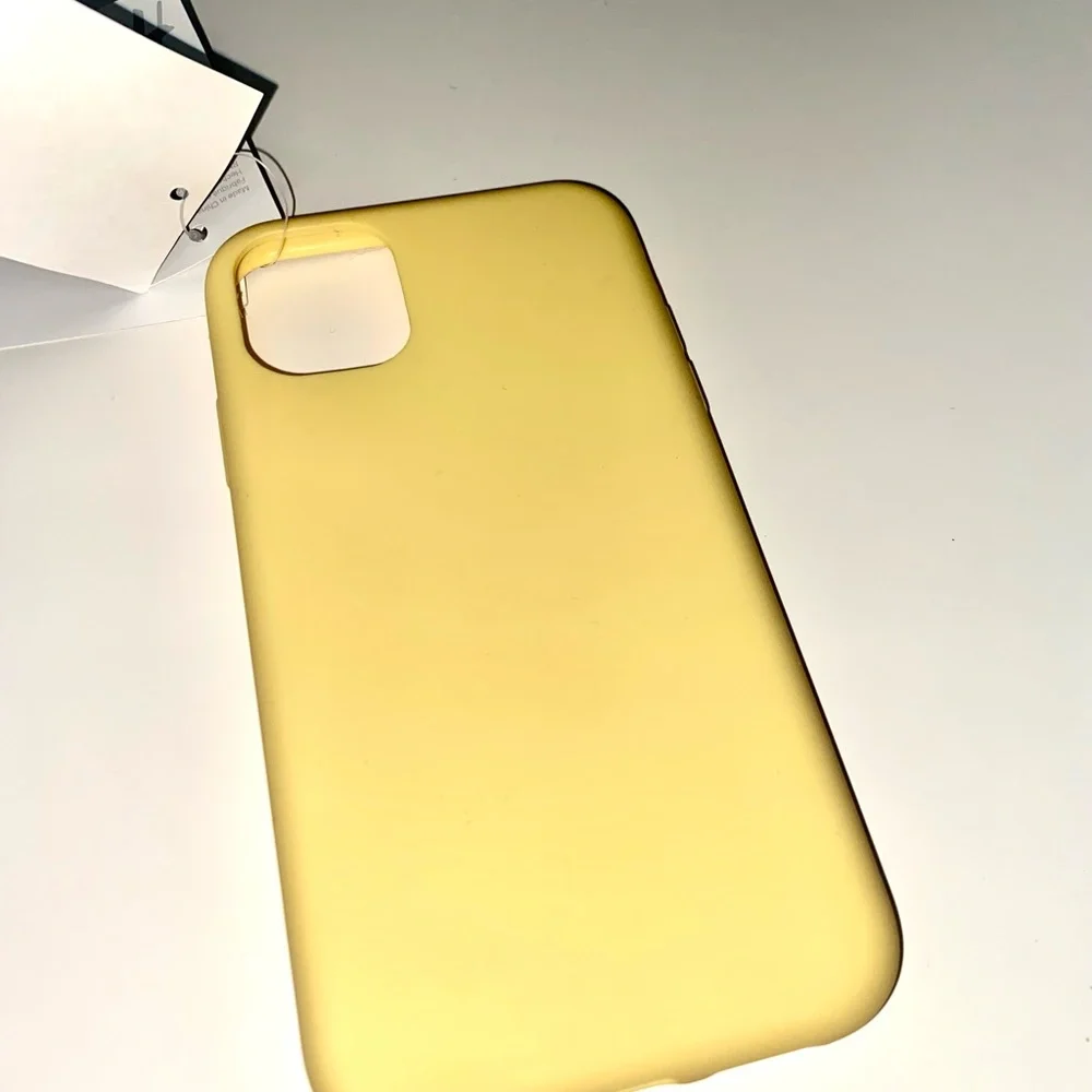 H&M iphone 11